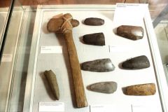 Steinbeil-Steinzeitwerkzeug